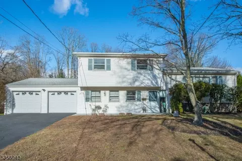 92 Lidgerwood Pkwy, Morristown, NJ 07960