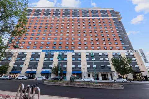 1 Carriage City Plz #1206, Rahway City, NJ 07065