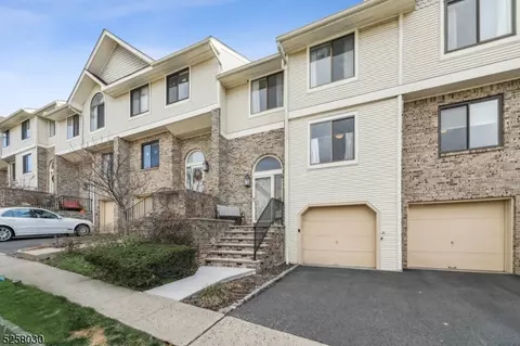 2 Otis Pl, Verona, NJ 07044