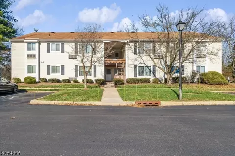 46 Eton Way, Somerset, NJ 08873