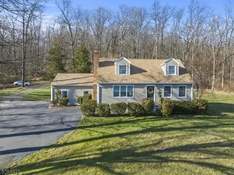 279 E Mountain Rd, Hillsborough, NJ 08844