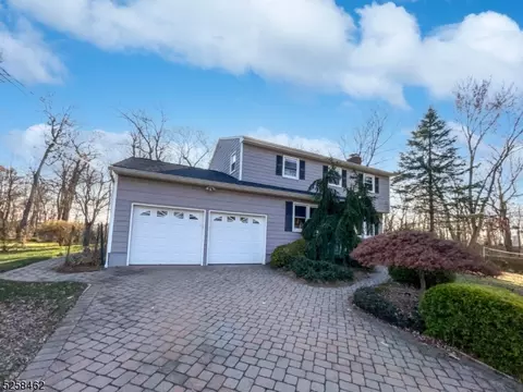 5 Hunterdon Blvd, New Providence, NJ 07974