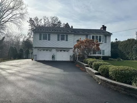 13 Heather Ct, New Providence, NJ 07974