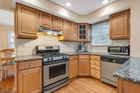 47 Century, Paramus Boro, NJ 07652 photo 13