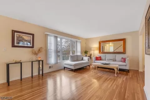 47 Century, Paramus Boro, NJ 07652 photo 8