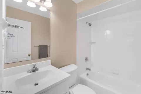47 Century, Paramus Boro, NJ 07652 photo 25