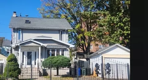 9 Kuna Ter, Irvington, NJ 07111