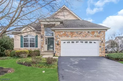 4 Dvoor Blvd, Flemington, NJ 08822