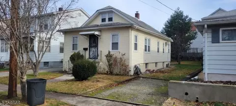 90 Wabash Ave, Clifton, NJ 07011