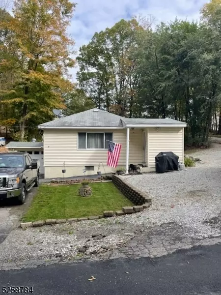7 Sussex Rd, Wantage, NJ 07461