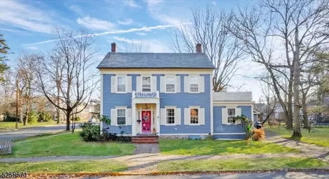 301 Hardwick St, Belvidere, NJ 07823