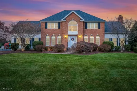 15 Davenport Way, Hillsborough, NJ 08844