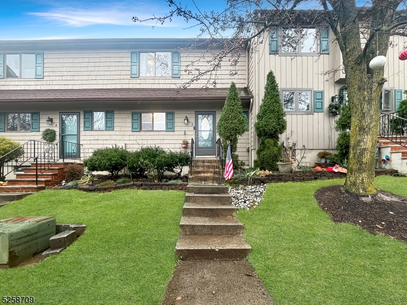 3 CHESTNUT CT  