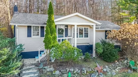 78 Hilltop Trl, Sparta, NJ 07871