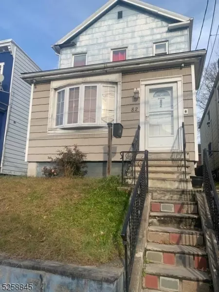 82 Pamrapo Ave, Jersey City, NJ 07305
