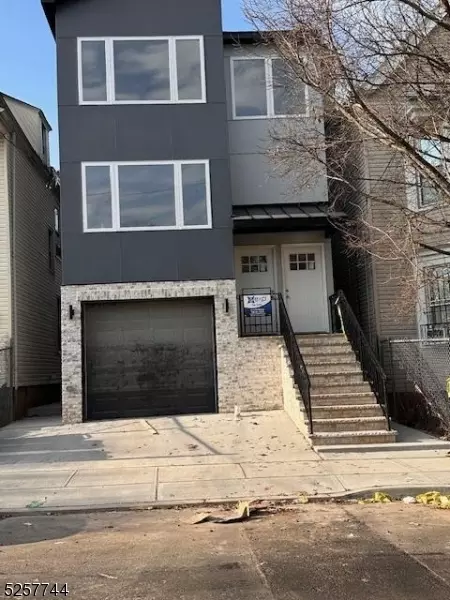 165 S 7th St, Newark, NJ 07103