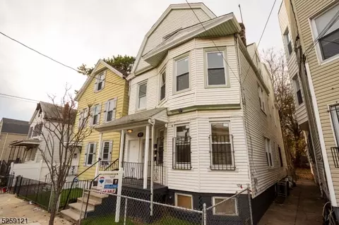 477 S 19th St, Newark, NJ 07103
