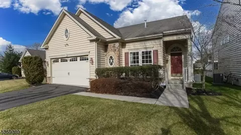11 Thornton St, Hillsborough, NJ 08844