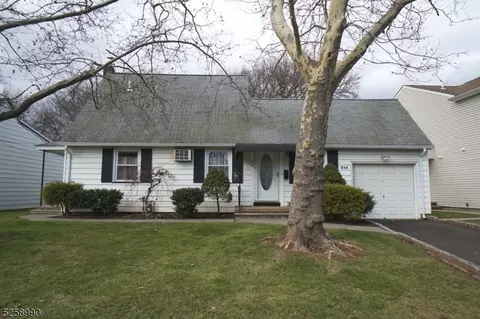 344 West Ln, Clark, NJ 07066