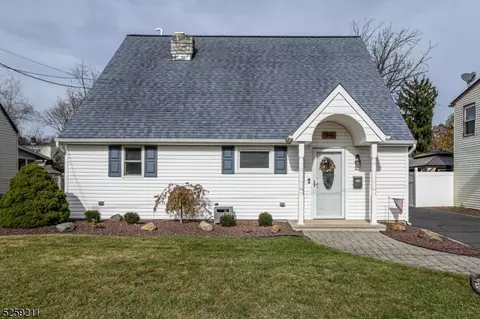 341 Howard Ave, Middlesex, NJ 08846 photo 1