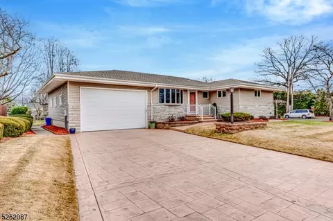 300 Shepherd Ave, Middlesex, NJ 08846