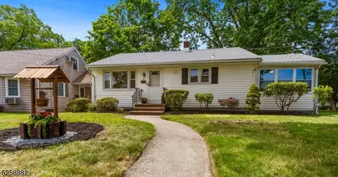 10 Labakan Pl, Highland Park, NJ 08904