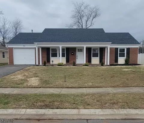 10 Norwood Ln, Willingboro, NJ 08046