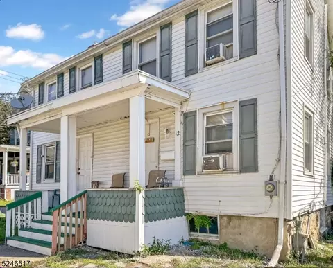 12 School St, Washington, NJ 07882