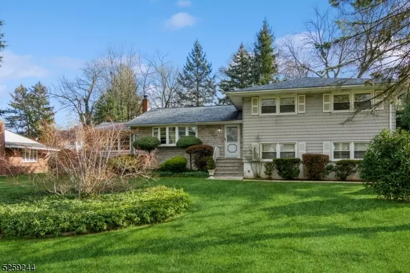 63 Hillcrest Dr, Clark, NJ 07066 33 Photos Movoto