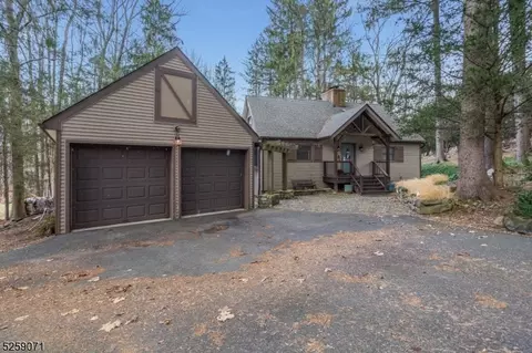 17 Ridge Rd, Hackettstown, NJ 07840