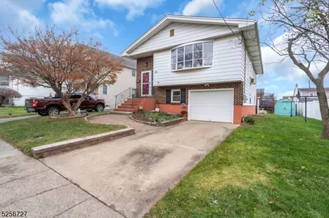 310 Angle Ave, Manville, NJ 08835