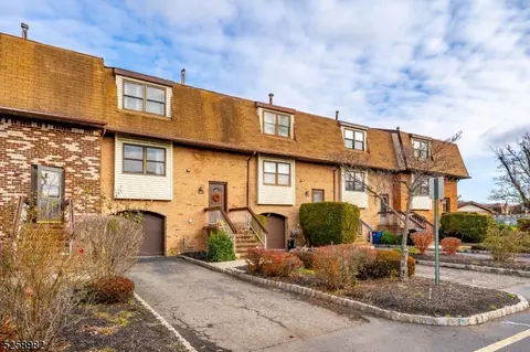 4102 N Oaks Blvd, North Brunswick Twp, NJ 08902