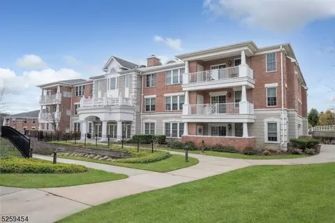 81 Four Seasons Dr, North Caldwell, NJ 07006