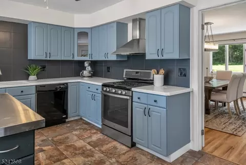 69 Colonial Rd, Wayne, NJ 07470 photo 9
