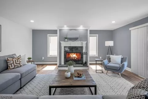 69 Colonial Rd, Wayne, NJ 07470 photo 5