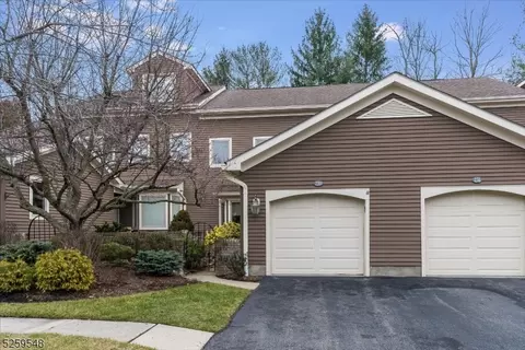 230 Westervelt Ln, Mahwah, NJ 07430