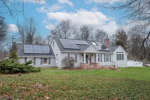 15 Fox Ridge Rd, Sparta, NJ 07871