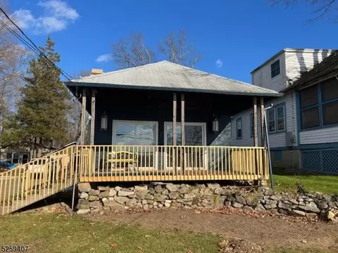 108 Sand Shore Rd, Budd Lake, NJ 07828