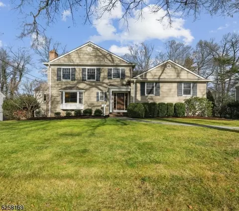 12 Chaucer Rd, Millburn Twp, NJ 07078