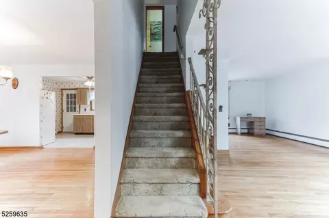 160 Valley Rd, Wayne, NJ 07470 photo 4