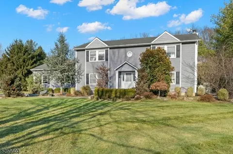 15 Deerfield Rd, Liberty, NJ 07863
