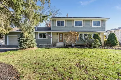 27 Roosevelt Ave S, Parsippany-troy Hills Twp, NJ 07054