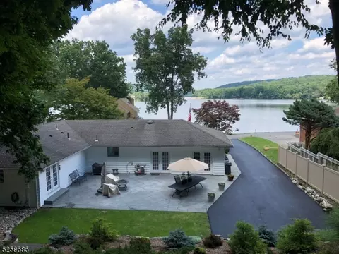 344 Pompton Ave, Pompton Lakes, NJ 07442