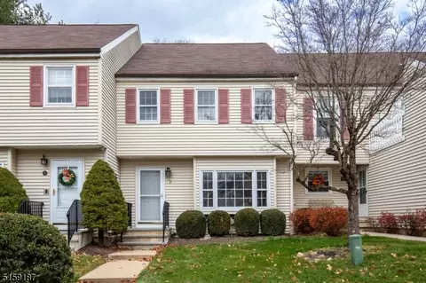 12 Essex Dr, Mendham Boro, NJ 07945