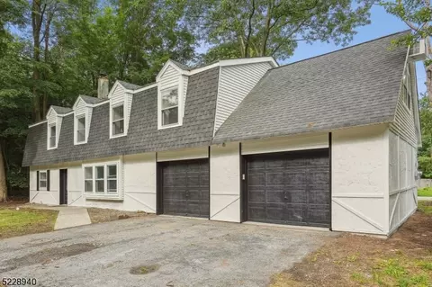 13 Barry Dr N, Vernon Twp, NJ 07422