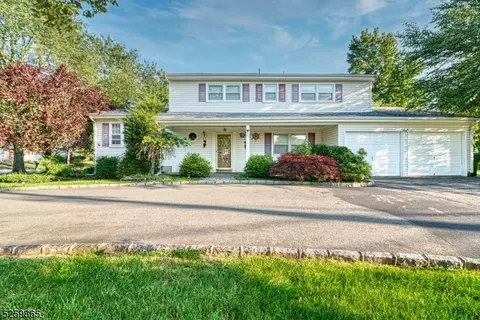 43 Jonathan Dr, Edison, NJ 08820