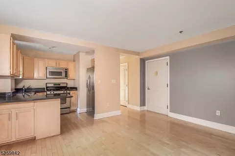 70 S Munn Ave #609, East Orange, NJ 07018