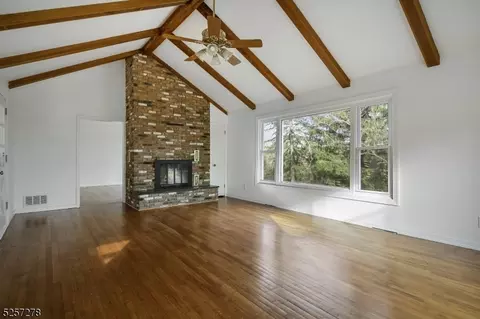 26 Horseneck Rd, Montville, NJ 07045
