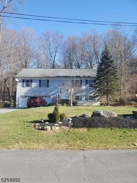 66 Glen Ave, Hardyston, NJ 07460