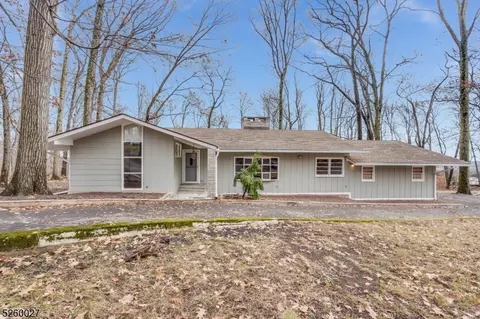 7 Curtis Dr, Flemington, NJ 08822